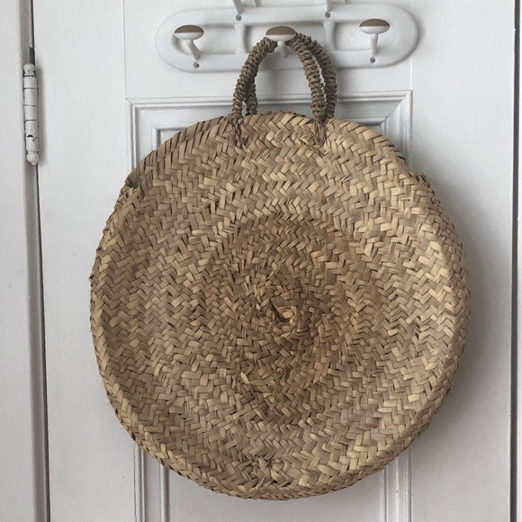 Large hand woven circular bag - Picture 1 of 3